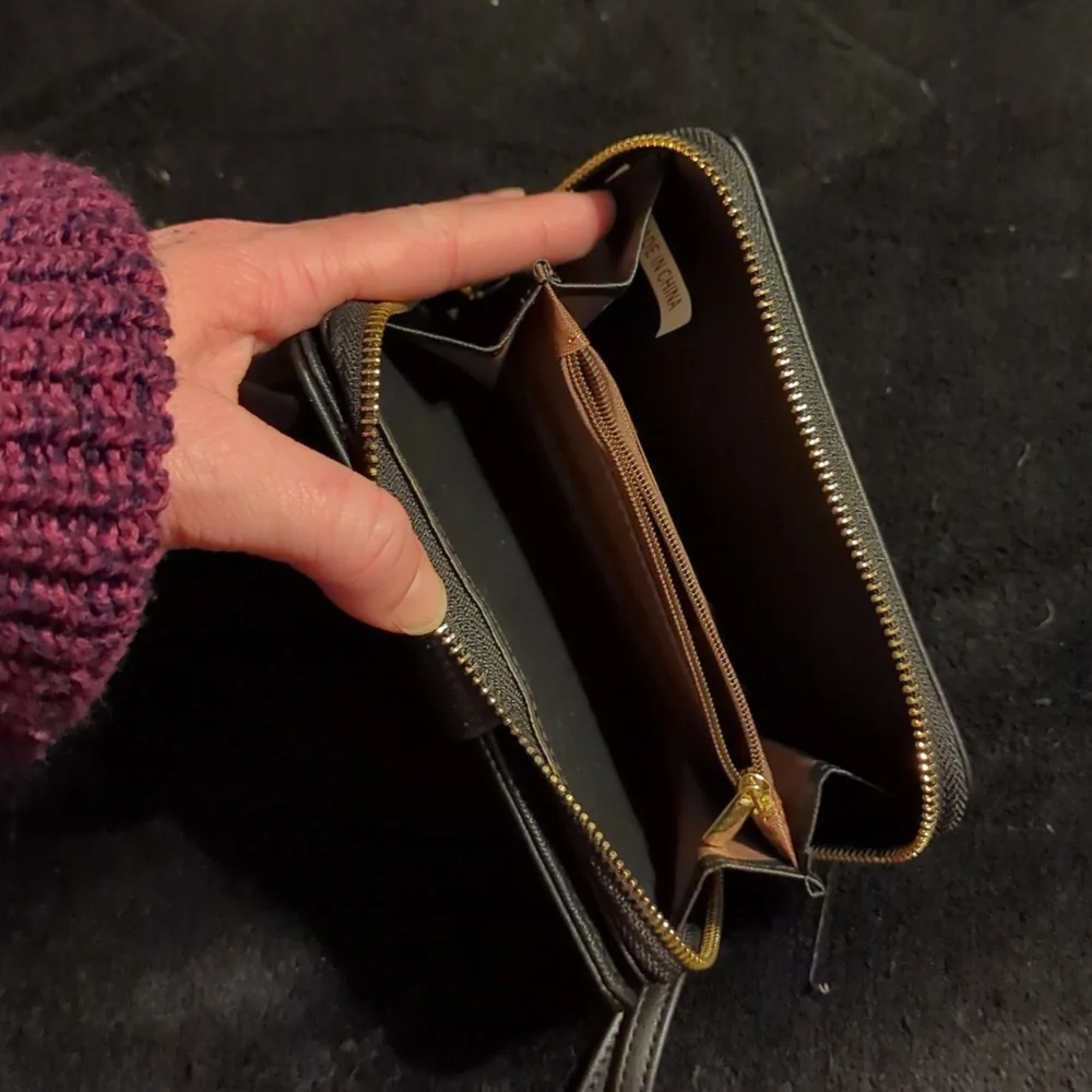 Wallet - Picture 3 of 3